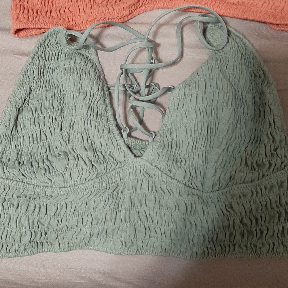 Four Victoria's Secret bras